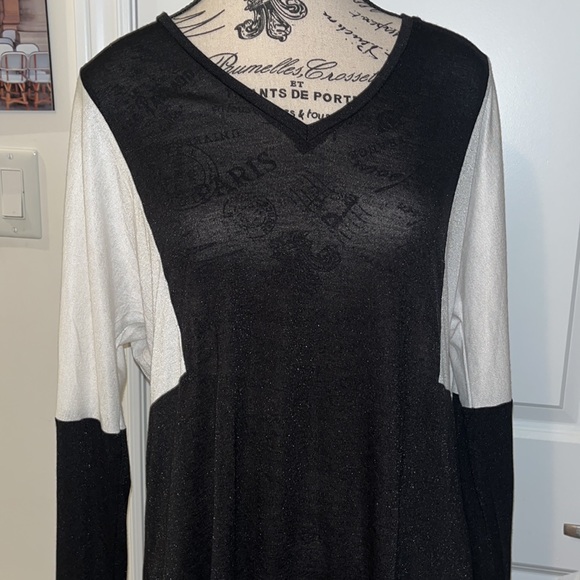 Vince Women’s Colorblock Long Sleeve V neck Tee Black White - Picture 6 of 7